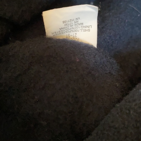 Old Navy hat and mitten set - Picture 6 of 6